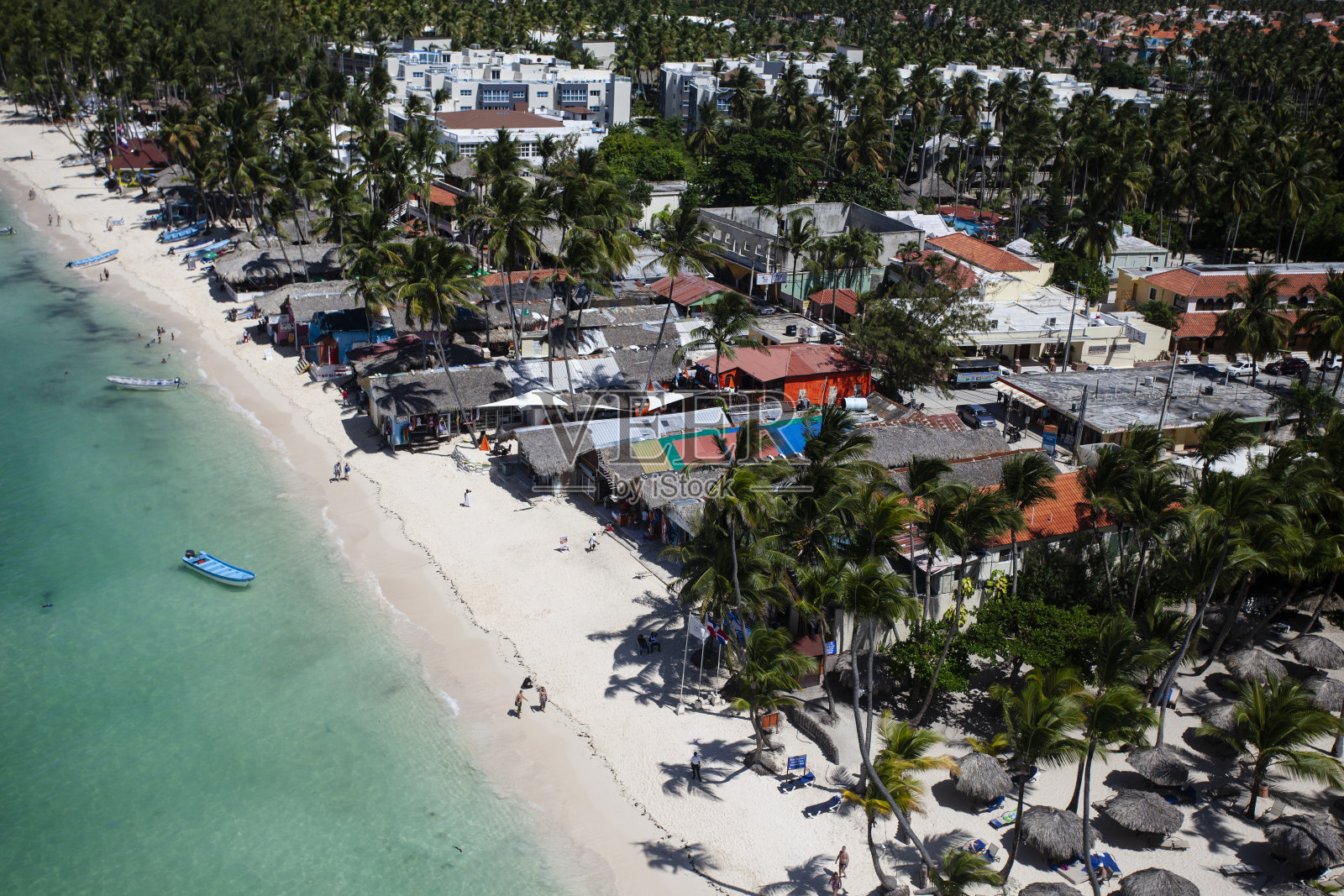 从空中俯瞰多米尼加共和国蓬塔卡纳美丽的加勒比海海滩照片摄影图片