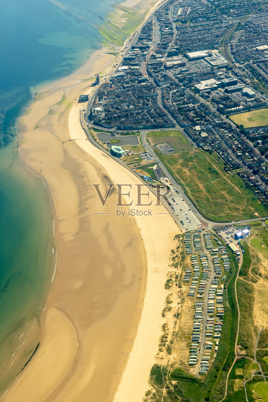 从空中俯瞰英国海岸照片摄影图片