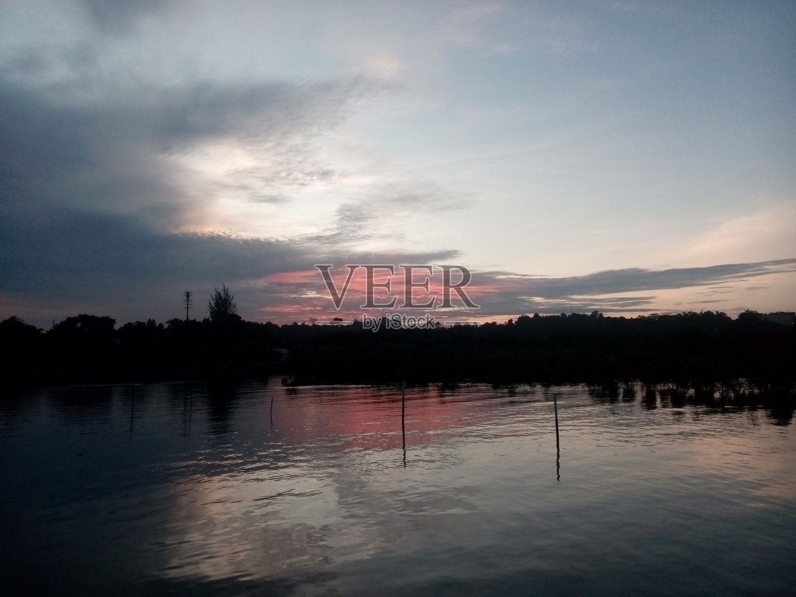 红树海滩的日落照片摄影图片