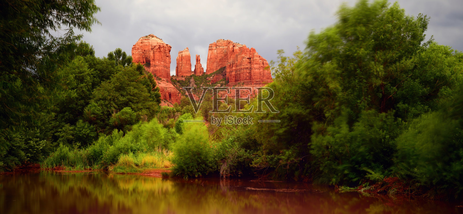 大教堂岩石塞多纳亚利桑那州时间流逝照片摄影图片