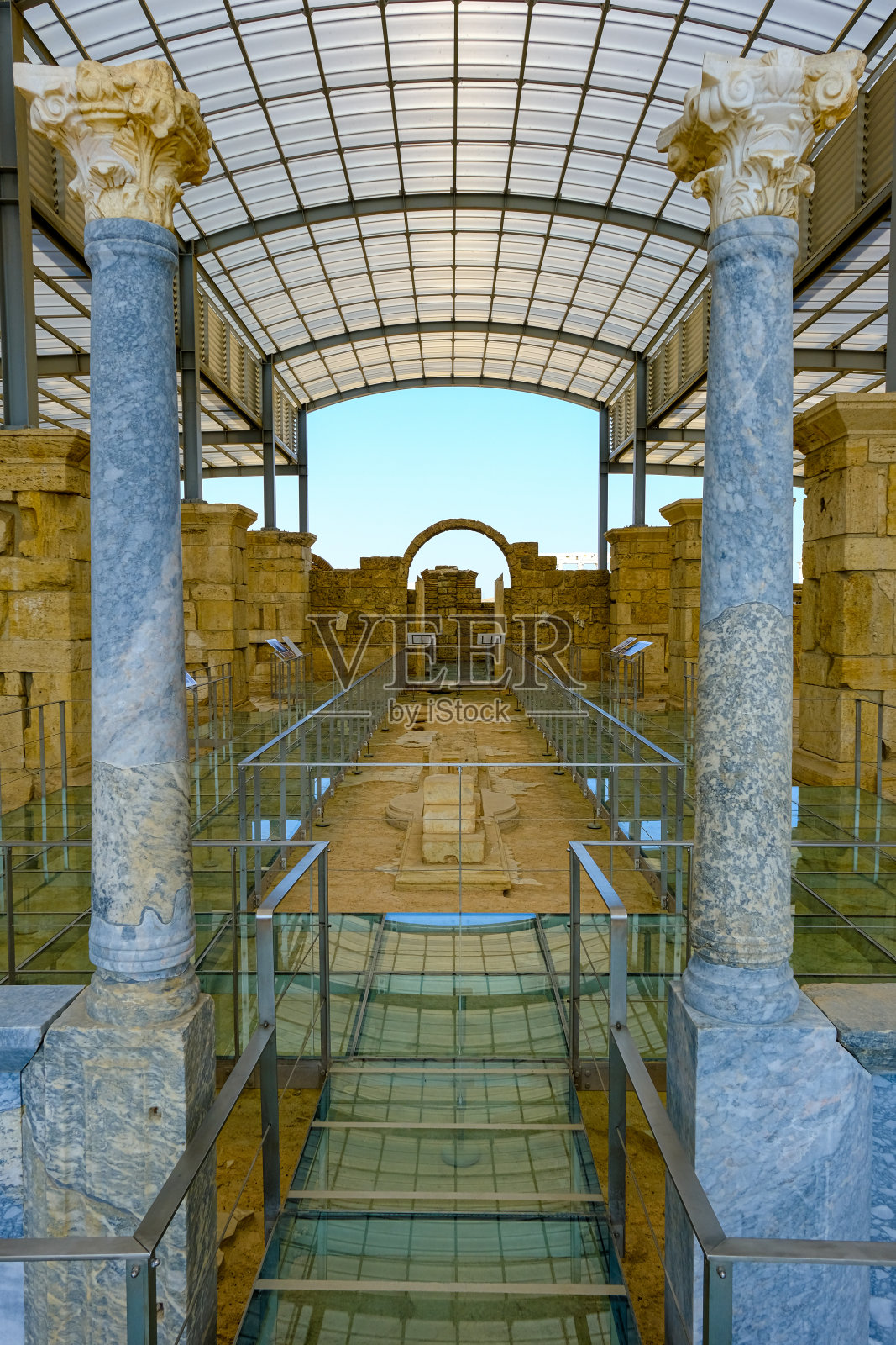 老底嘉古城的一处受保护的考古遗址照片摄影图片