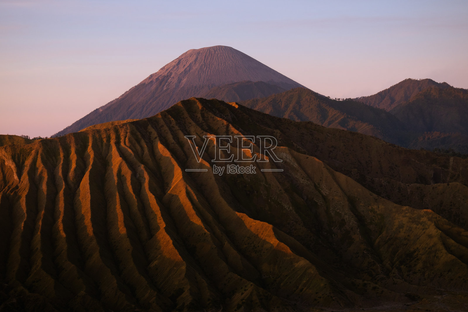 布罗莫腾格尔塞梅鲁火山照片摄影图片