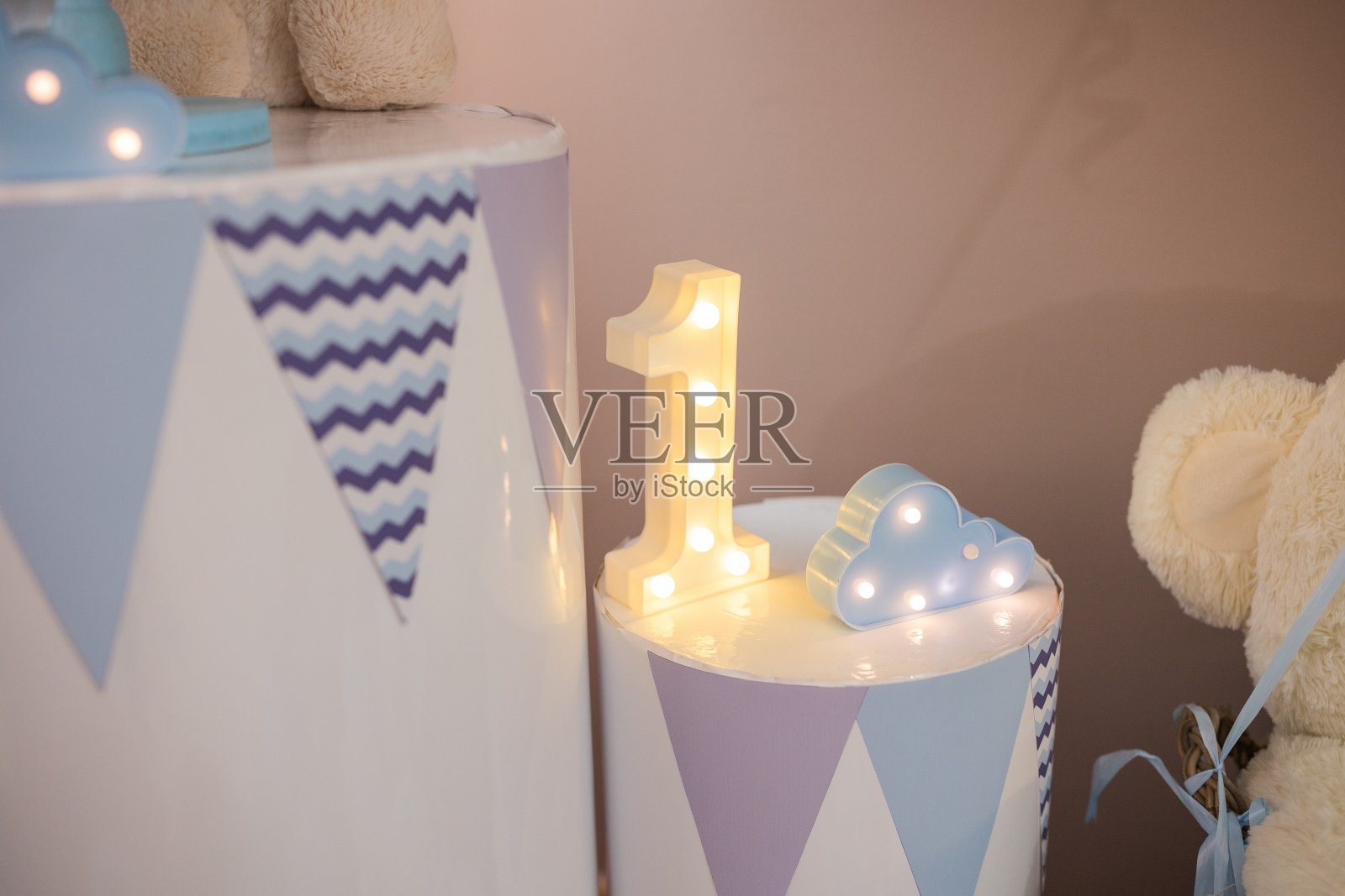 这是第一个生日照片摄影图片