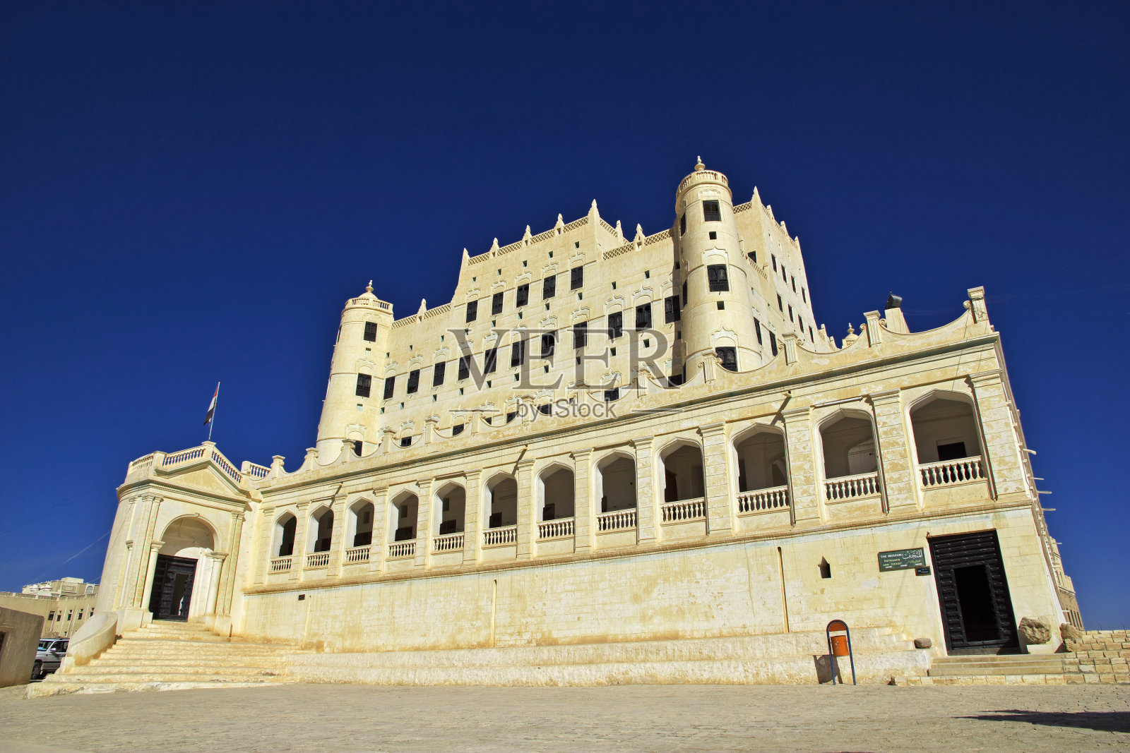 也门哈德拉毛省塞云苏丹宫殿照片摄影图片