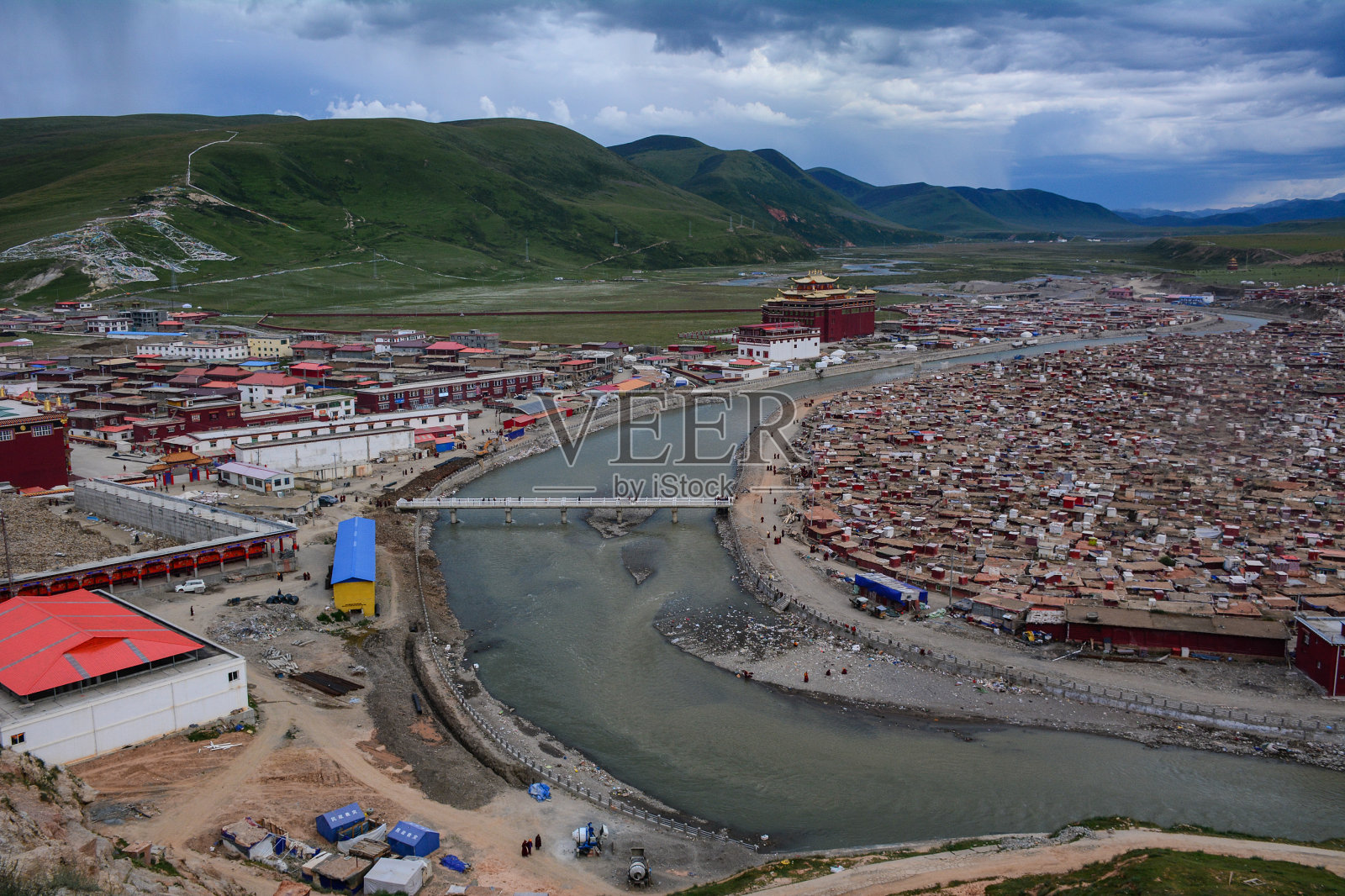 噶孜雅琴噶寺照片摄影图片