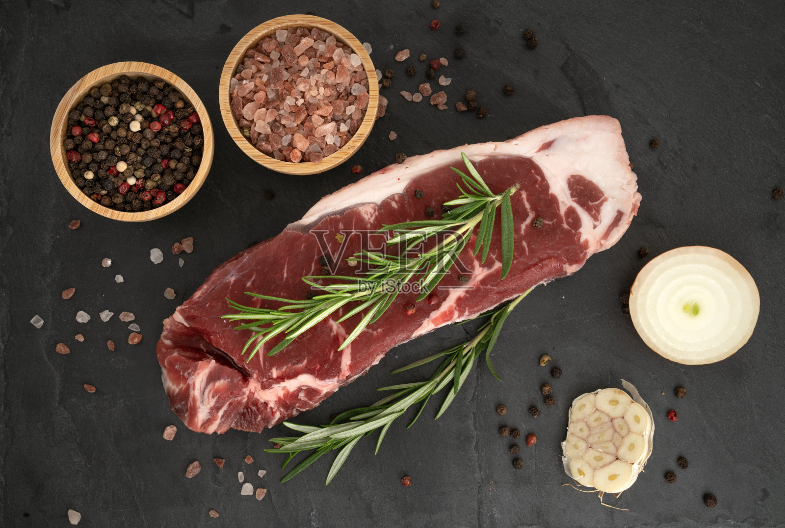 生菲力牛排孤立在白色背景照片摄影图片