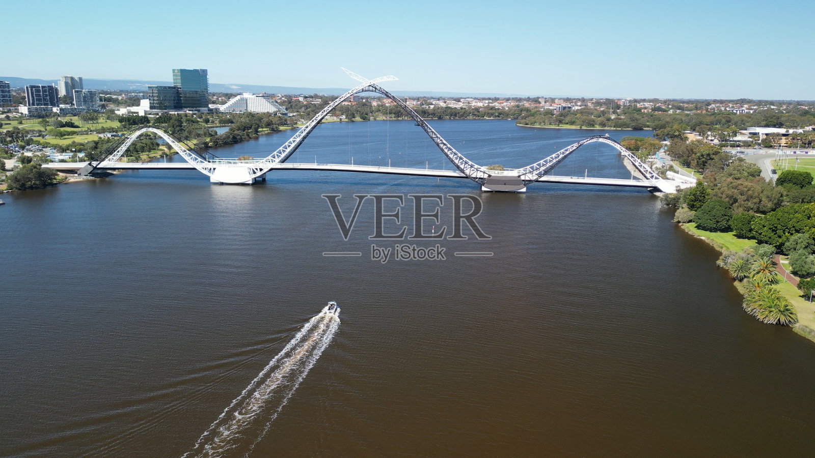 珀斯Matagarup大桥和天鹅河鸟瞰图照片摄影图片