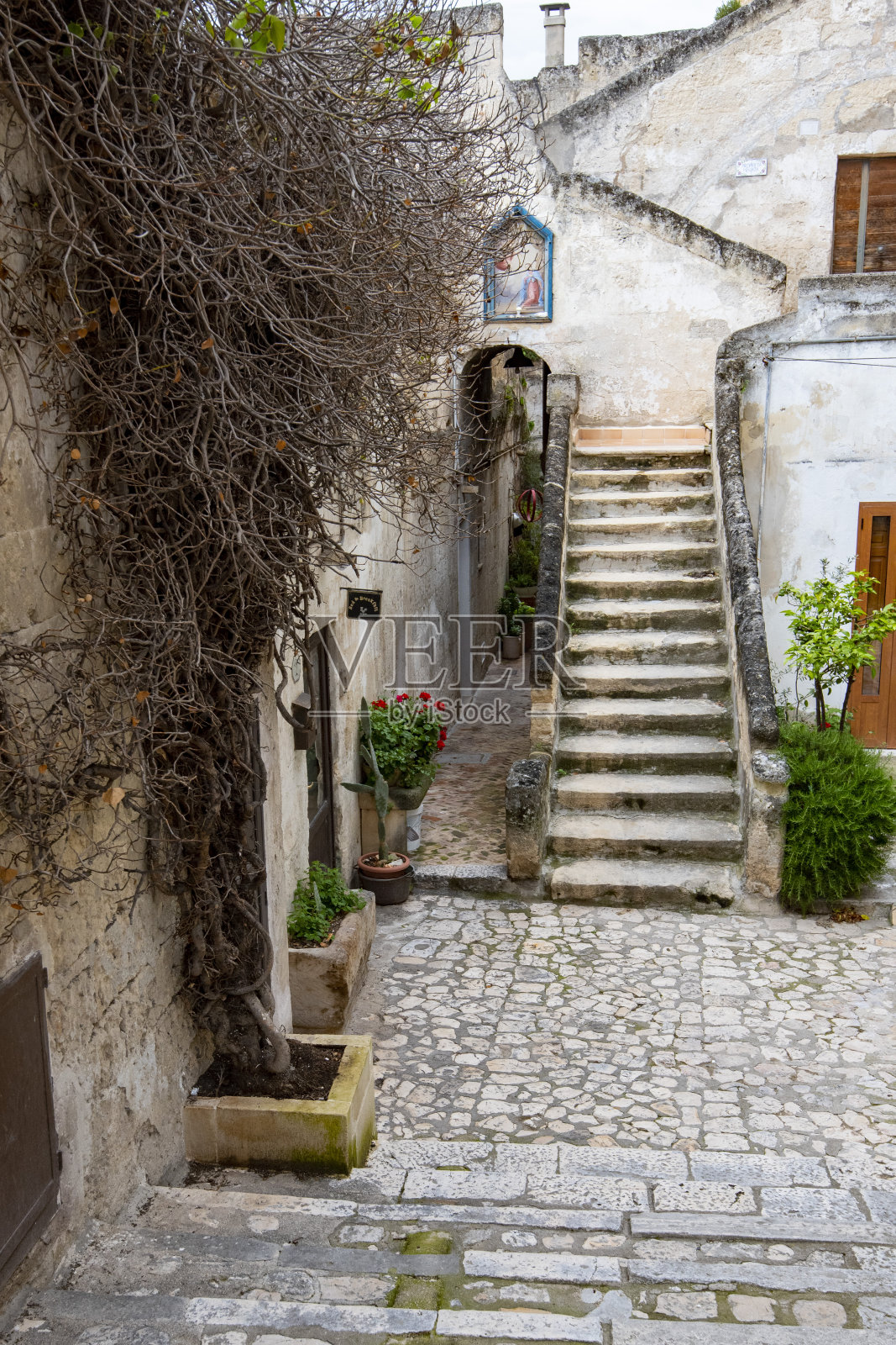 马泰拉步行街照片摄影图片