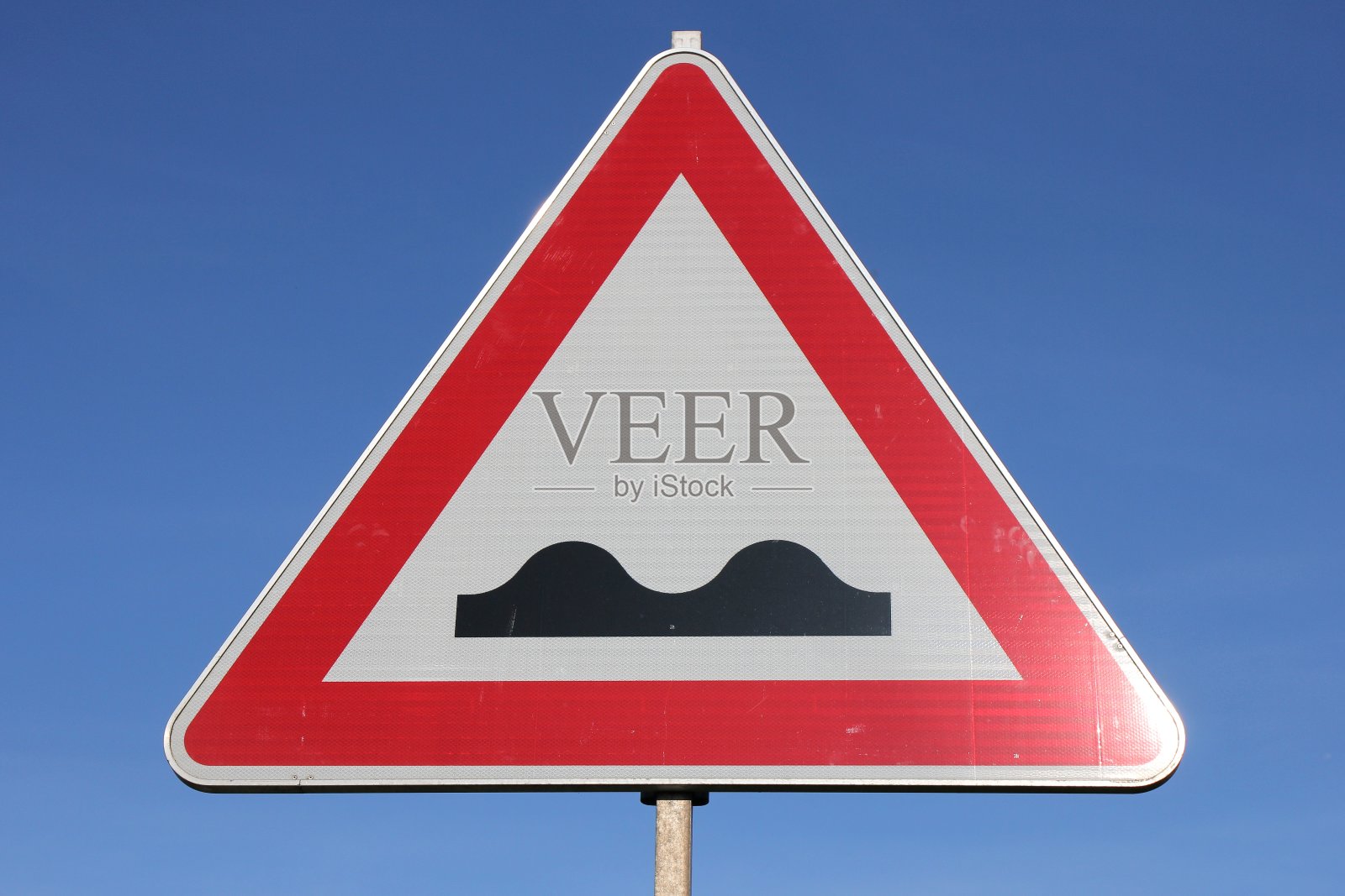 德国路标:道路崎岖不平照片摄影图片