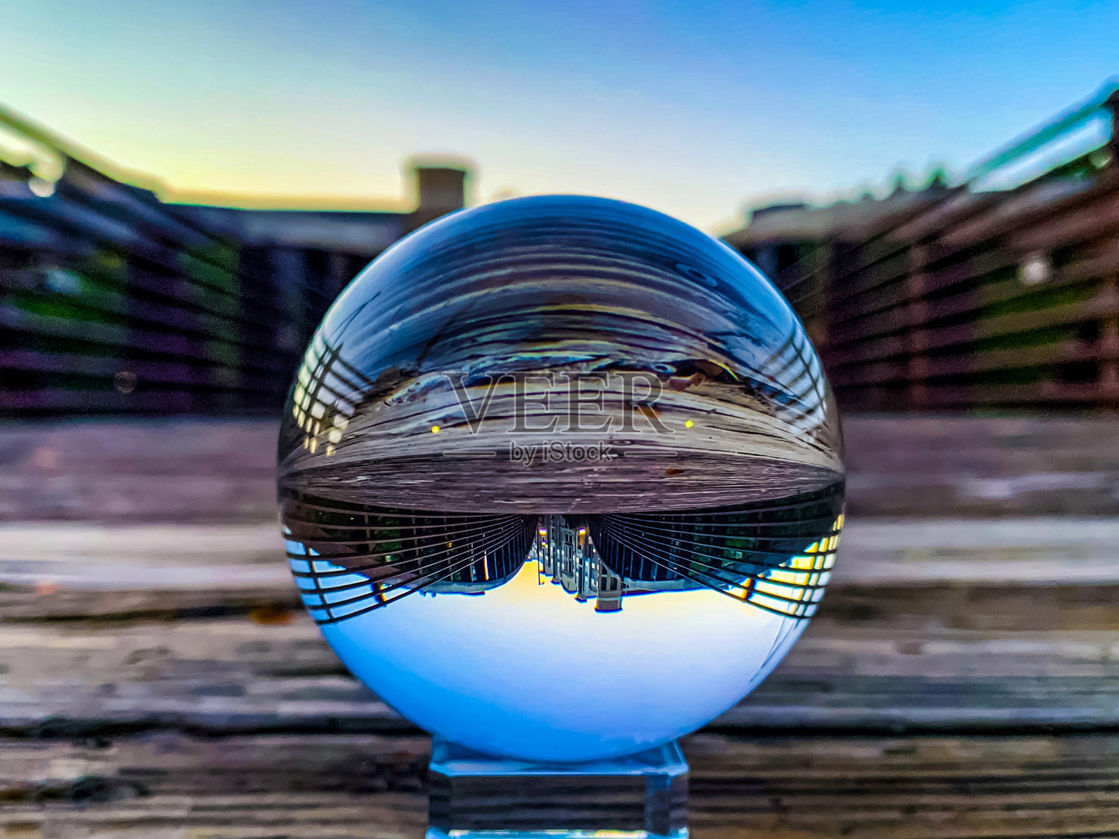 镜头球日落照片摄影图片