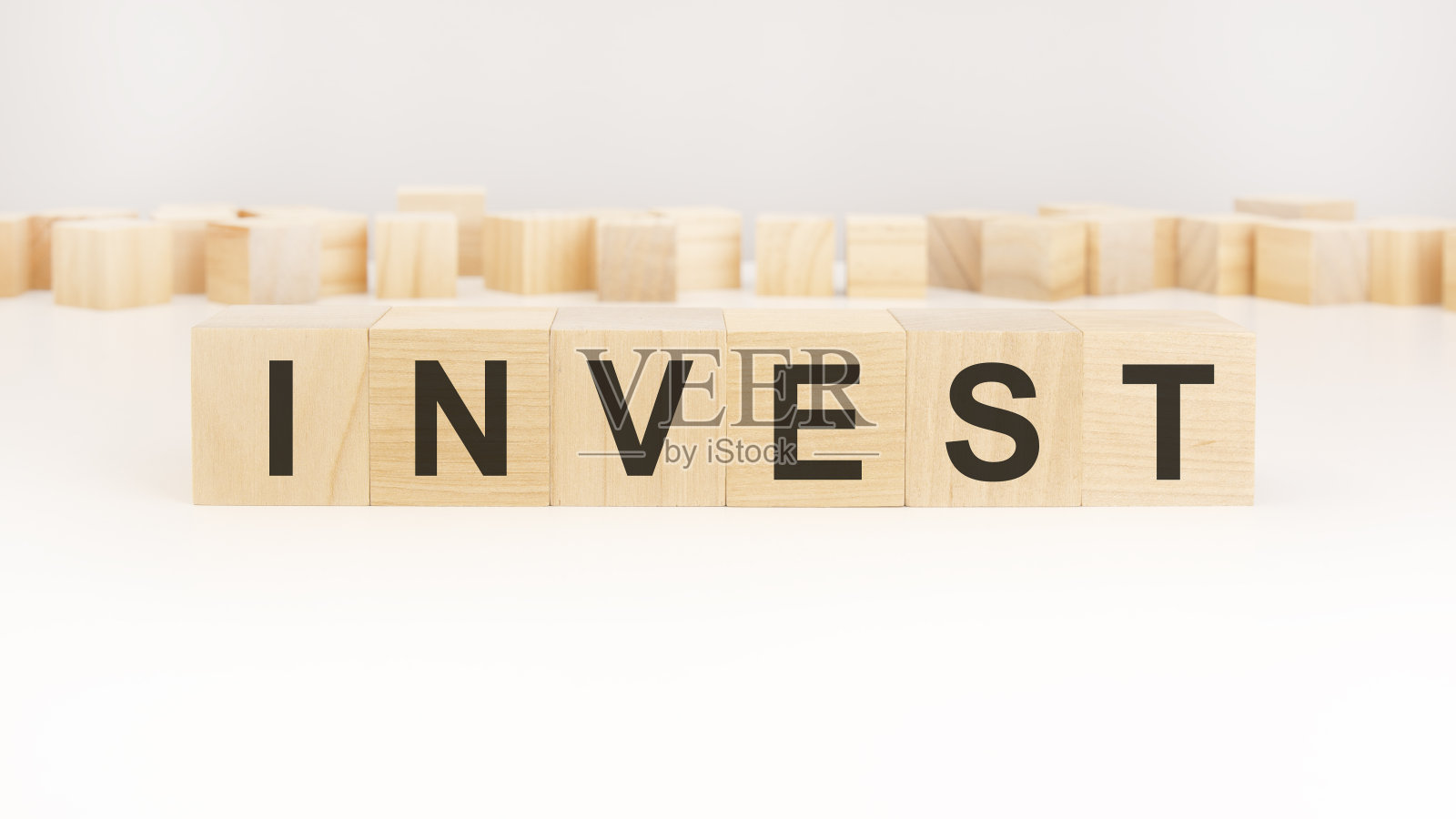 在白色背景上放上木块的单词照片摄影图片