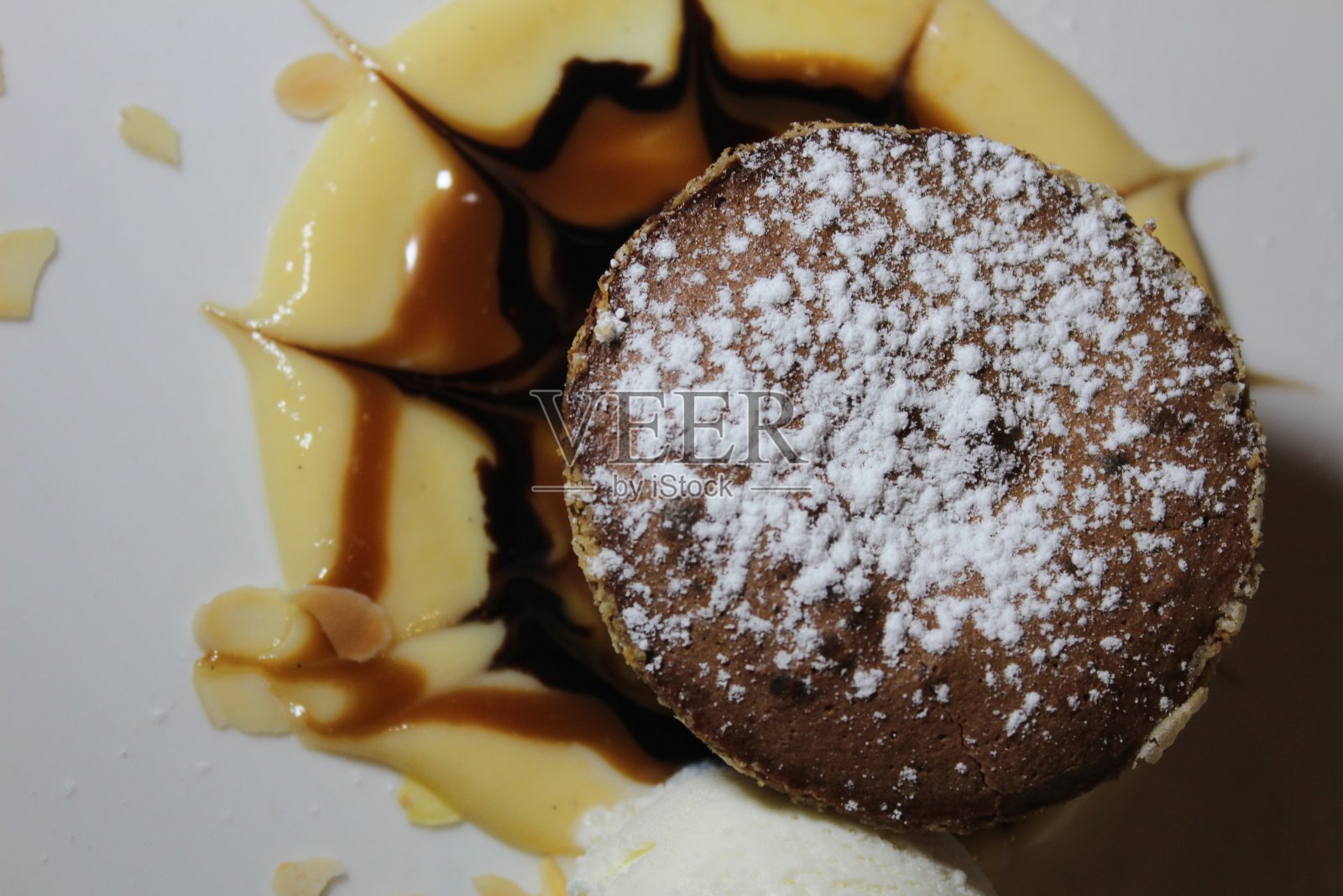 巧克力范丹配冰淇淋照片摄影图片