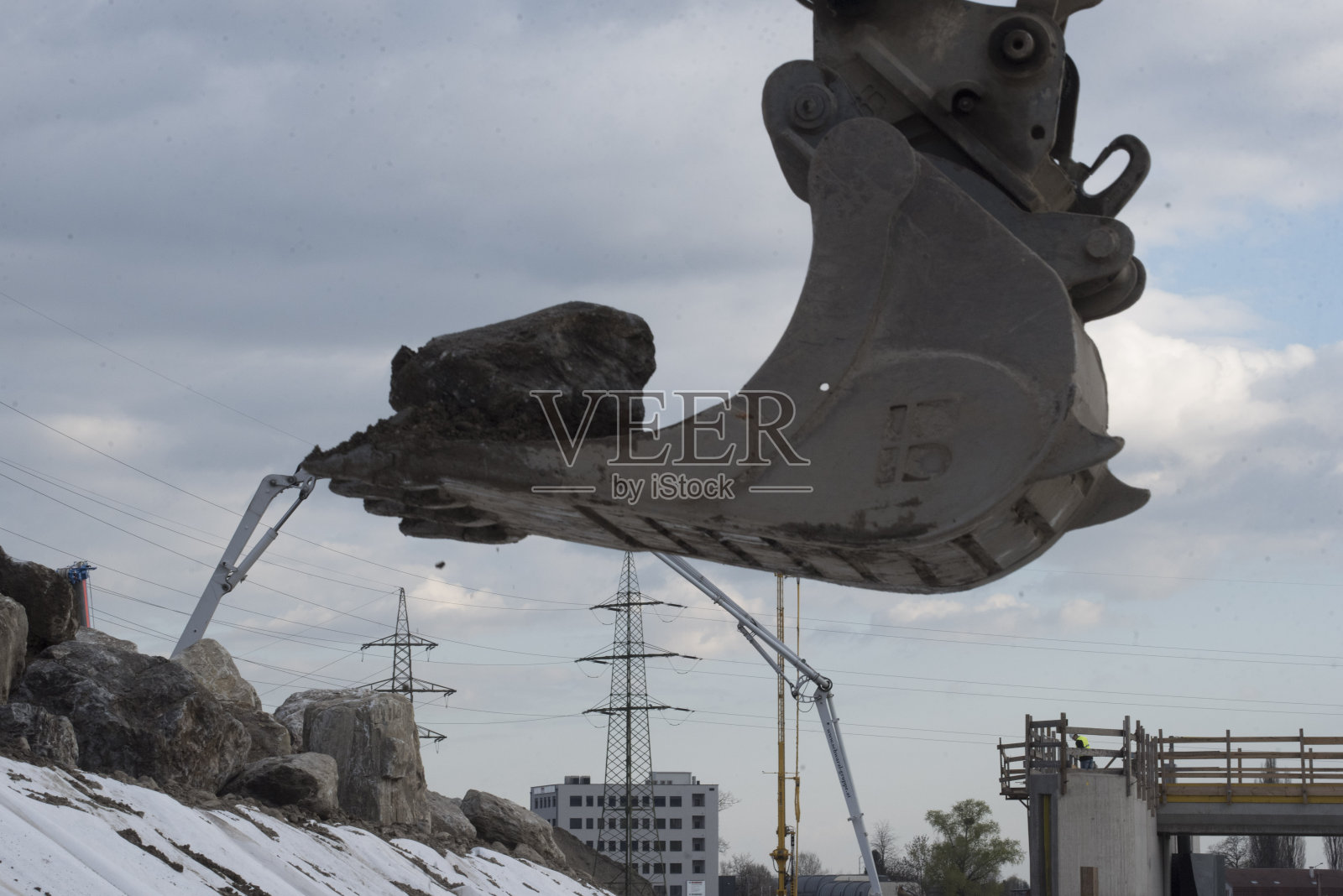 建筑工地上的挖掘机照片摄影图片