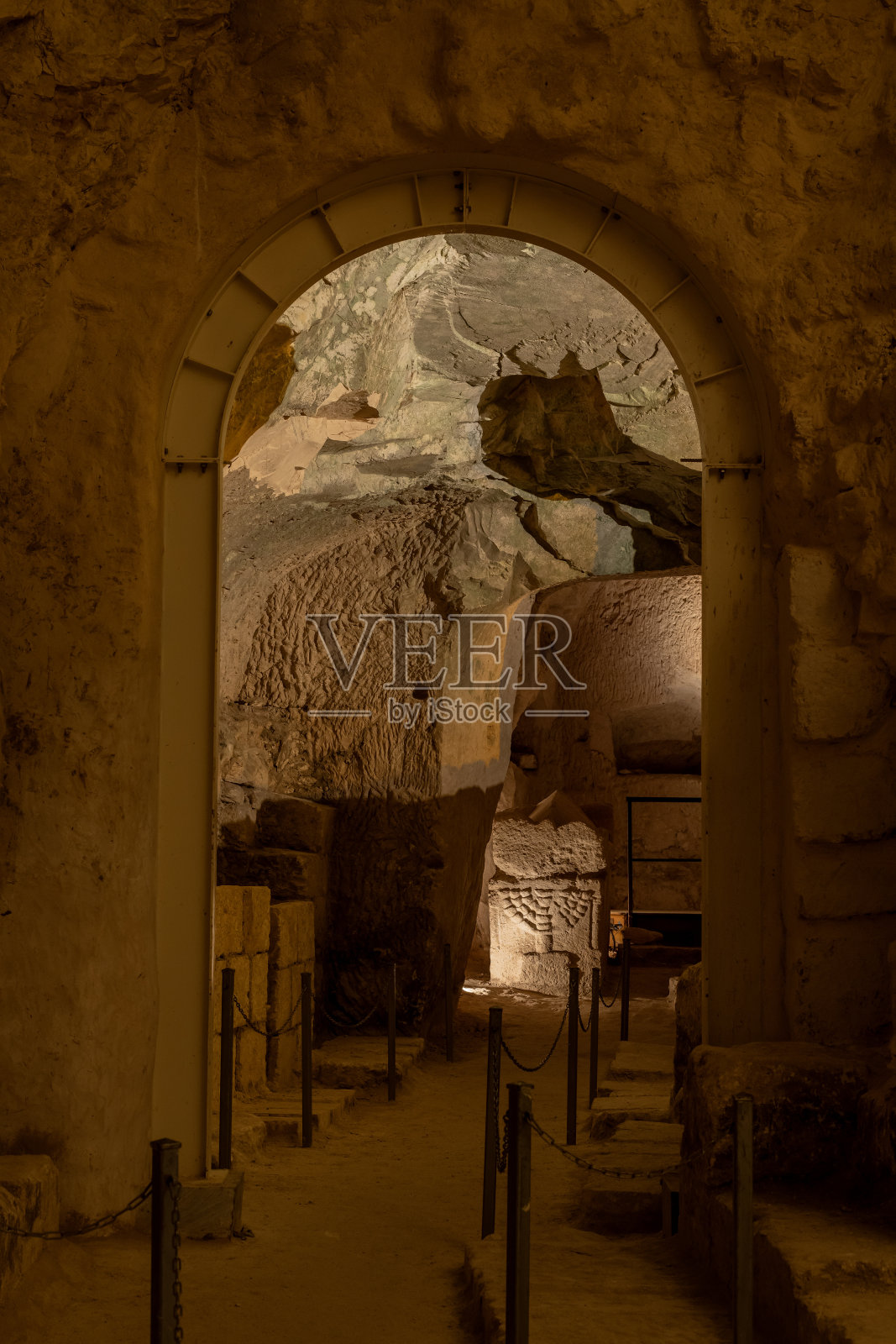 石棺洞穴:带有烛台的新区域照片摄影图片