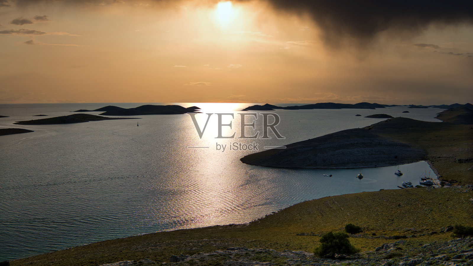 科纳提的奥帕特岛。克罗地亚亚得里亚海照片摄影图片