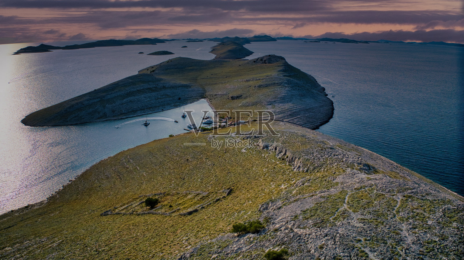 科纳提的奥帕特岛。克罗地亚亚得里亚海照片摄影图片