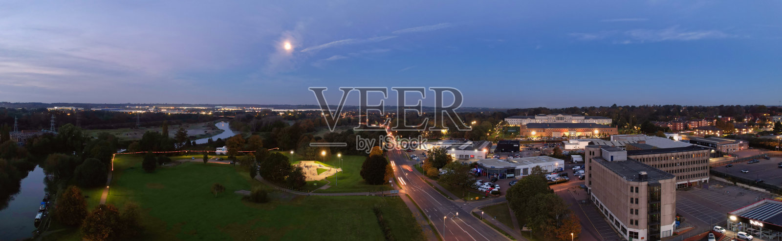 英国北安普顿市全景照明照片摄影图片