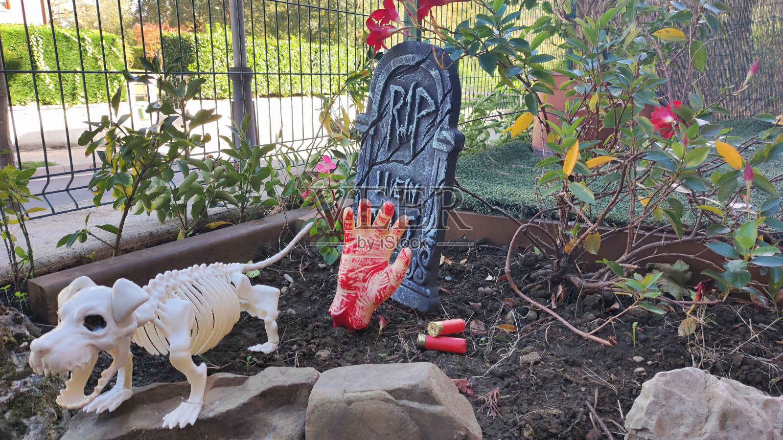 西班牙房屋的万圣节装饰照片摄影图片