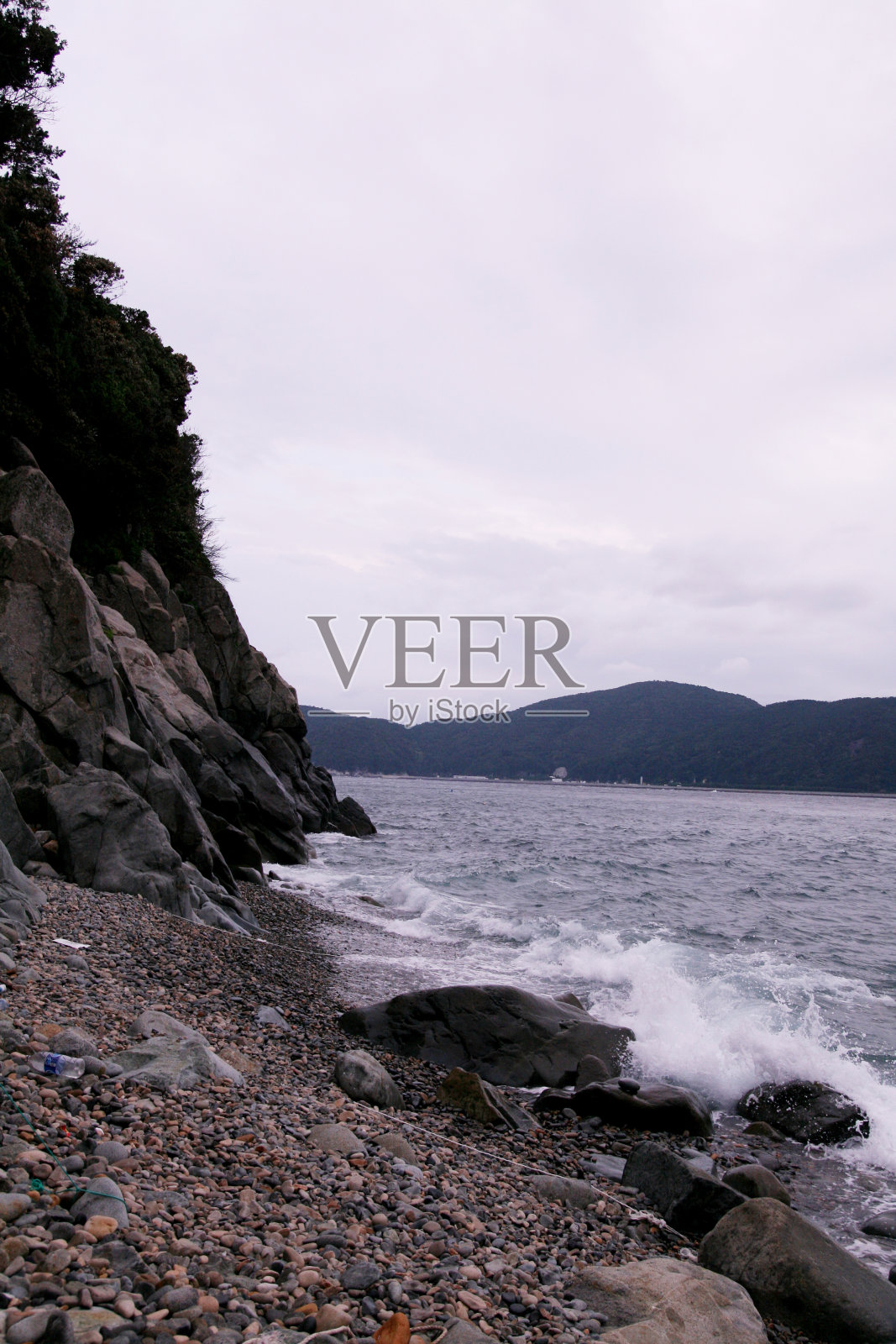 阴天的海浪照片摄影图片