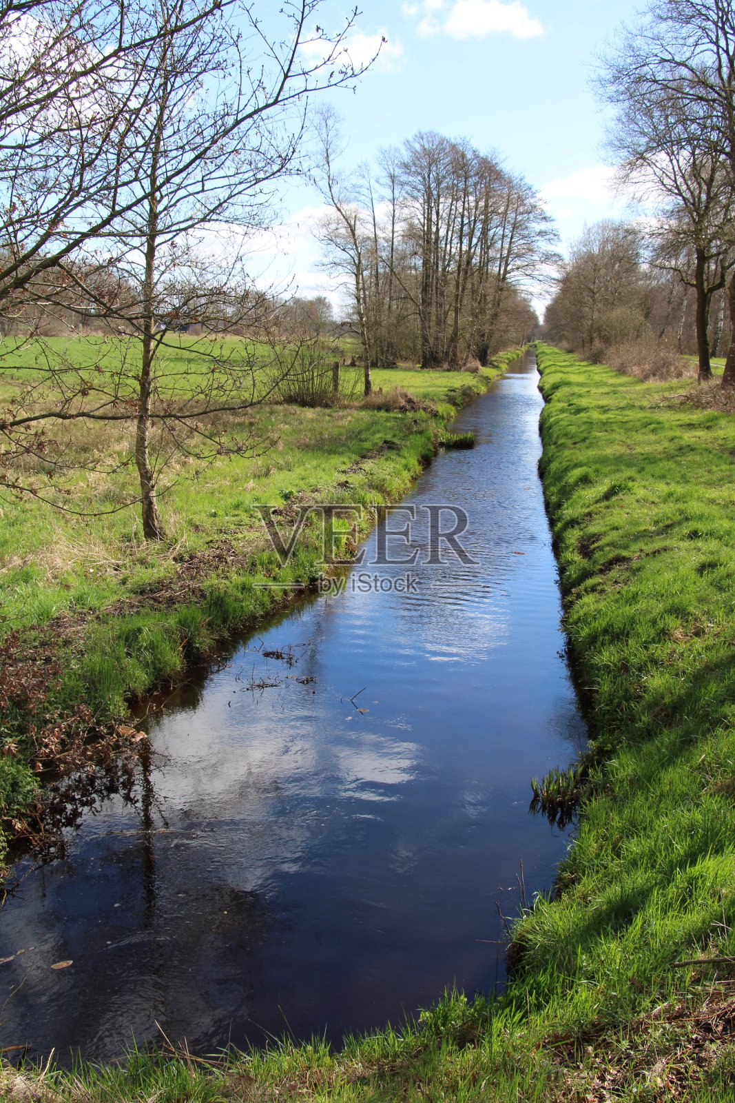德国北部低地的沟渠照片摄影图片