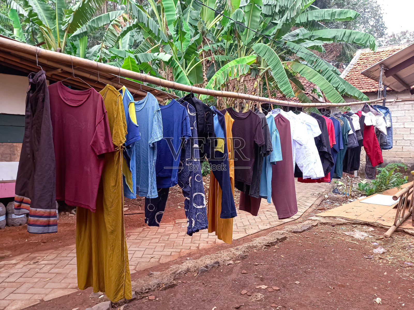 晾衣绳照片摄影图片