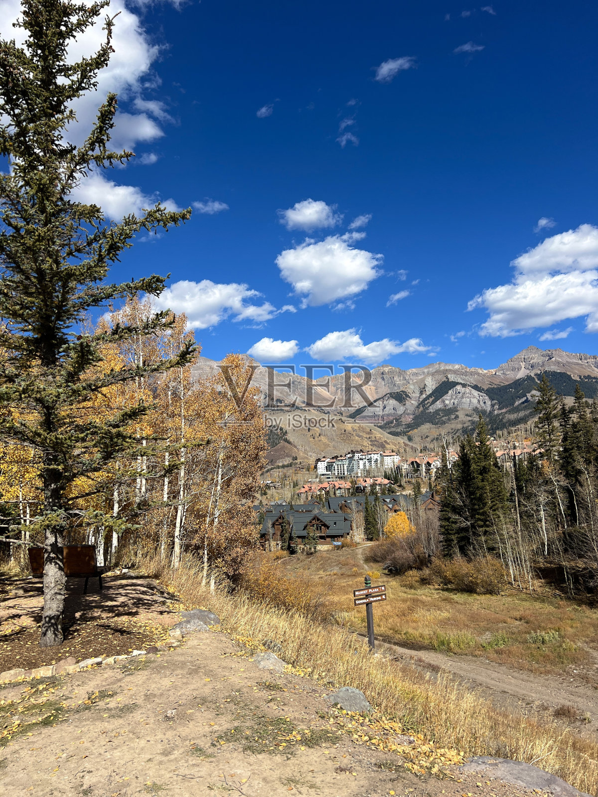树叶季节-山村,特柳赖德,科罗拉多州照片摄影图片