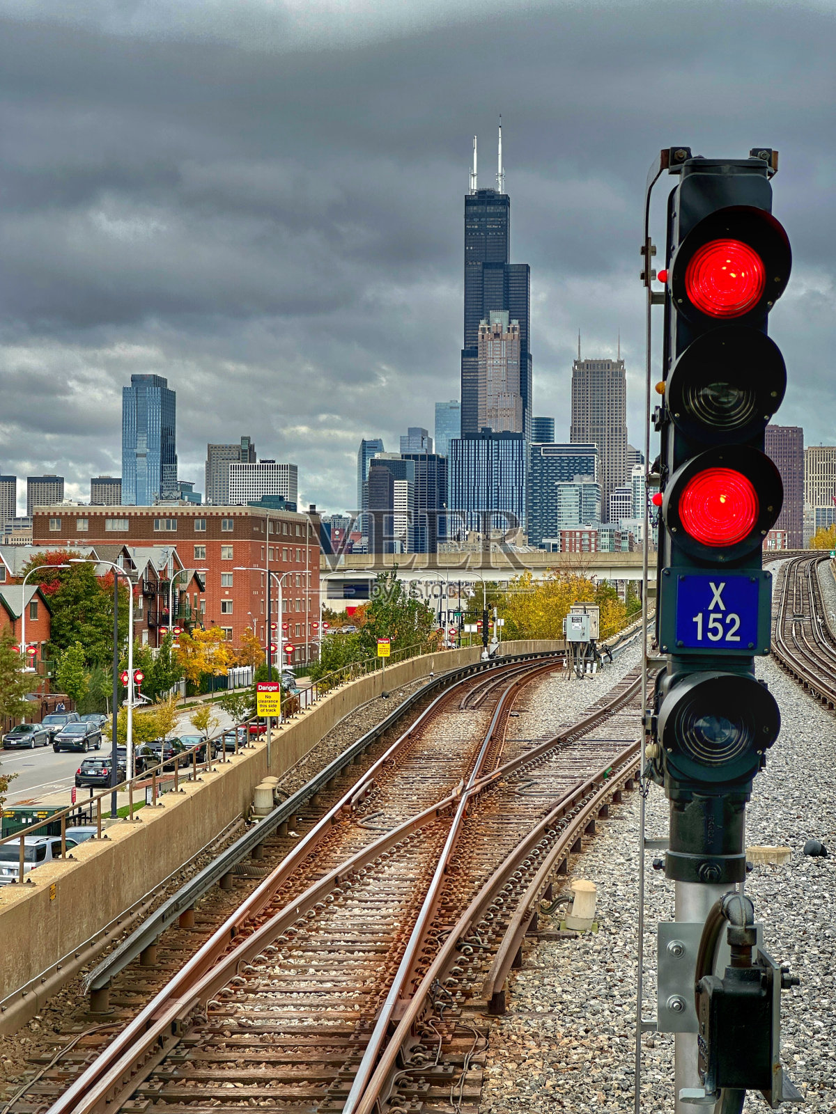 从唐人街地铁站看芝加哥的建筑照片摄影图片