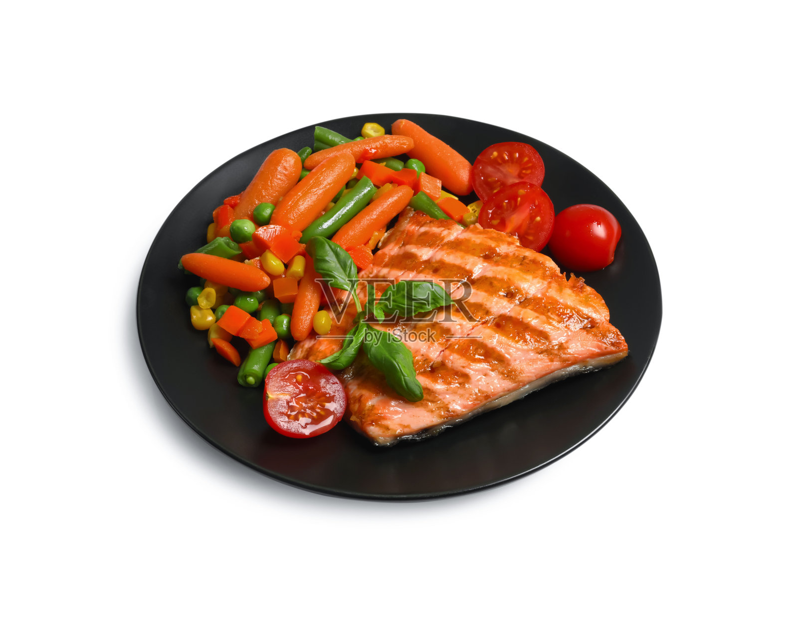 美味的烤鲑鱼与混合蔬菜在白色背景照片摄影图片