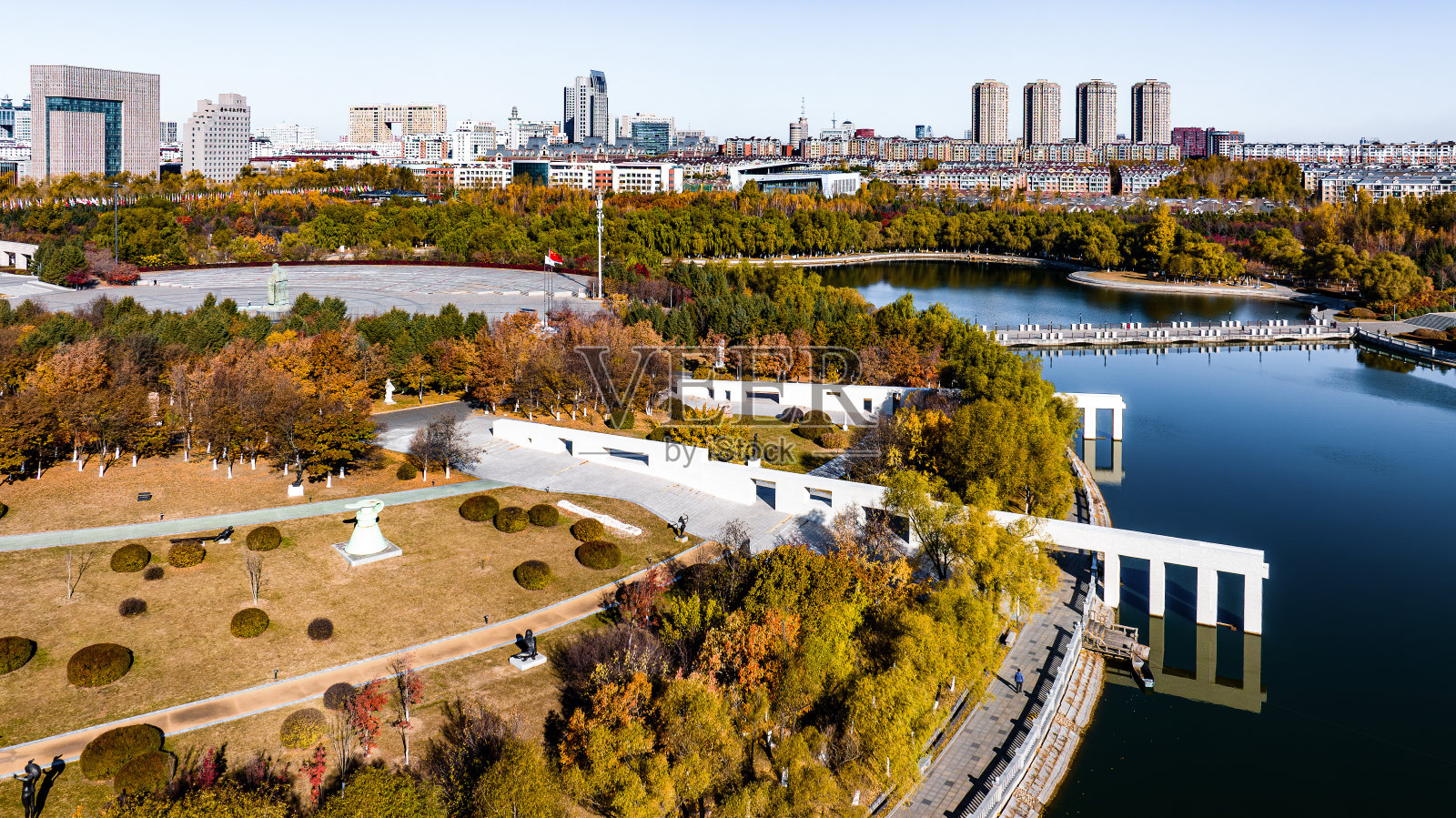 中国长春的秋季城市景观照片摄影图片