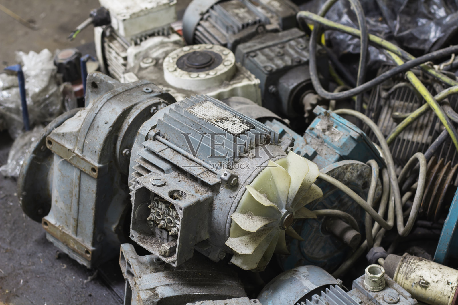 铁锈色的旧马达照片摄影图片