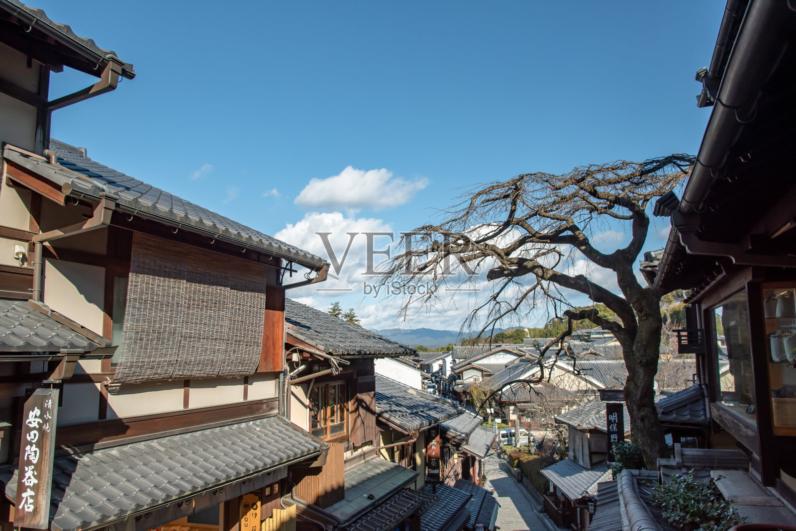 该地区是为了满足旅行者和游客的需求而建造的。照片摄影图片