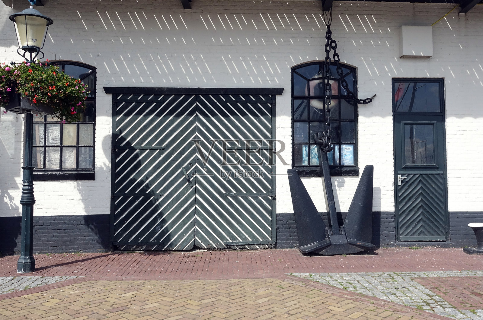 沿着IJsselmeer的历史渔民村照片摄影图片