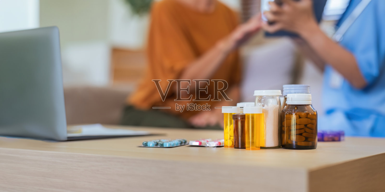 概念展示了许多医学,治疗师和志愿者的支持,帮助,药物和精神健康的希望照片摄影图片