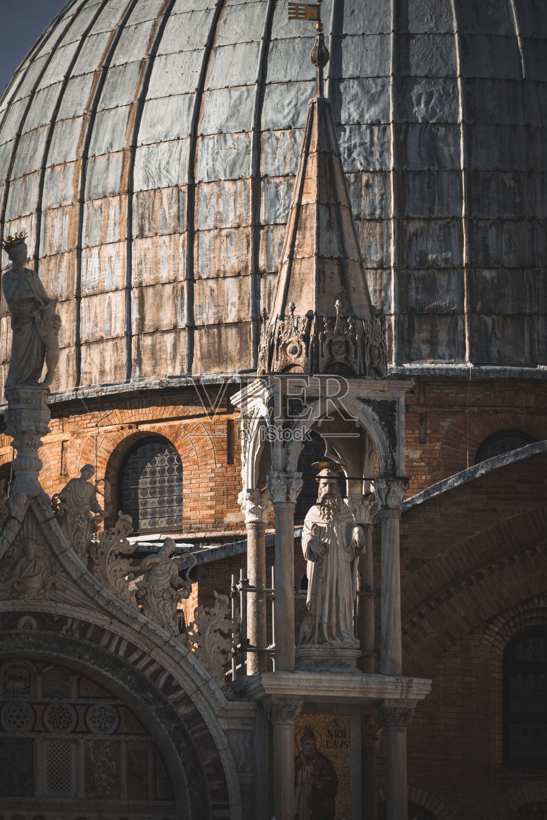 圣马可大教堂令人惊叹的石雕。意大利的威尼斯照片摄影图片