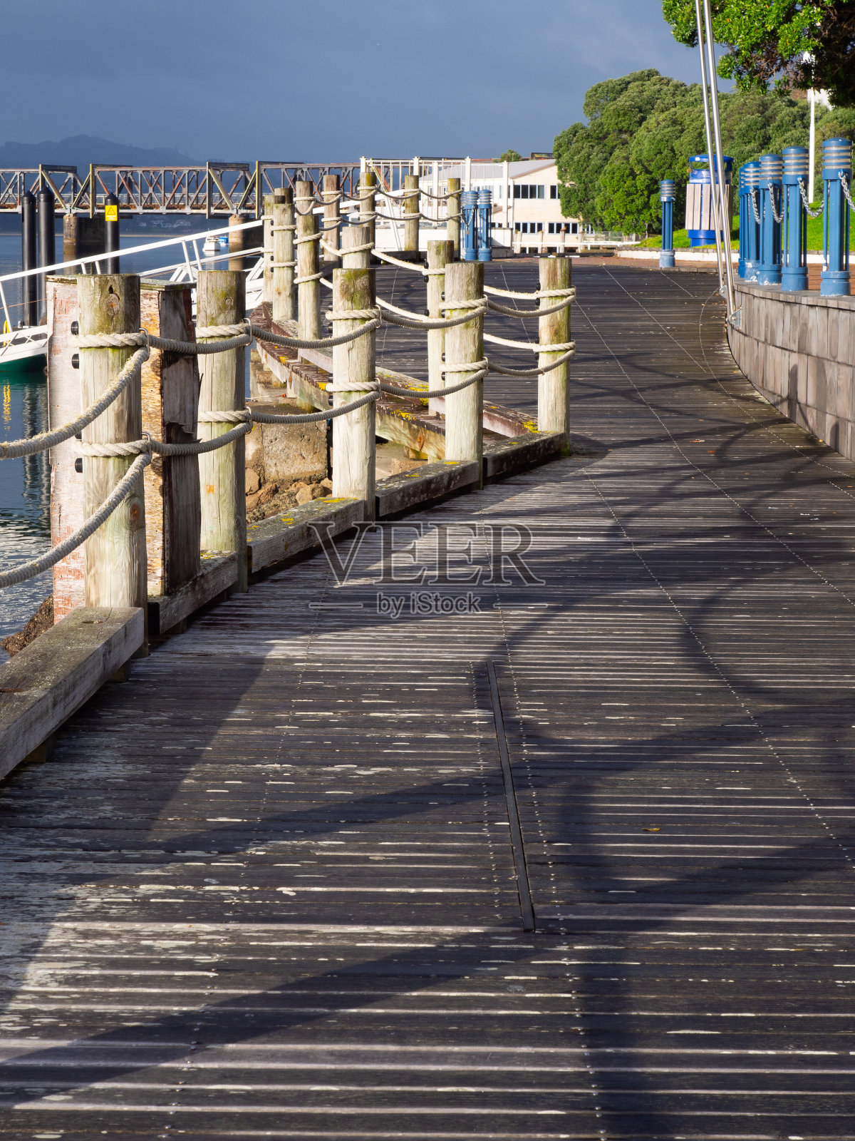 海港木板路照片摄影图片