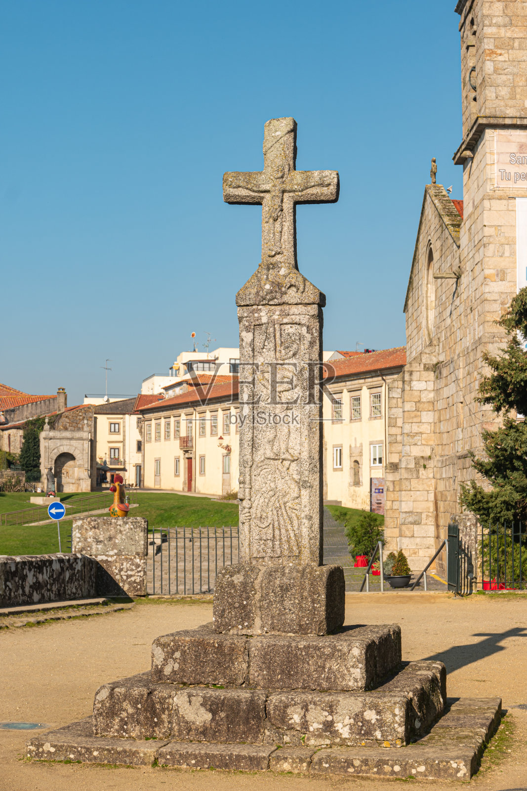 在葡萄牙巴塞洛斯的圣玛丽亚教堂观看。它有60个教区,是全国教区数量最多的城市。照片摄影图片