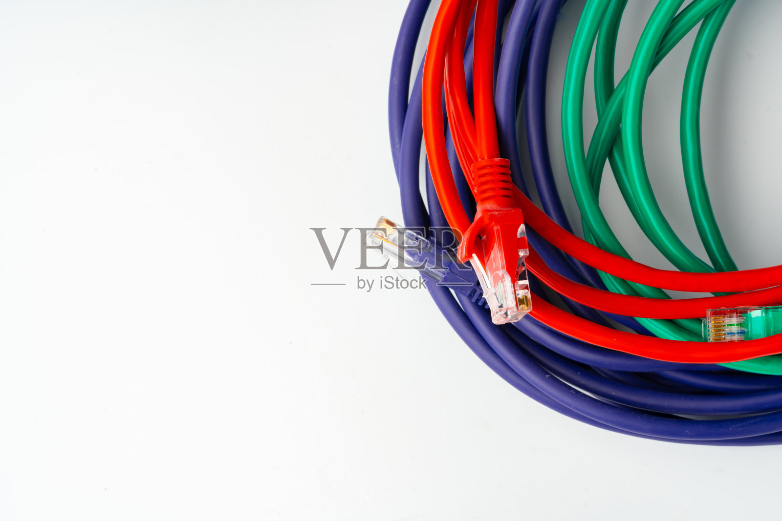 彩色网线在白色背景上切换照片摄影图片