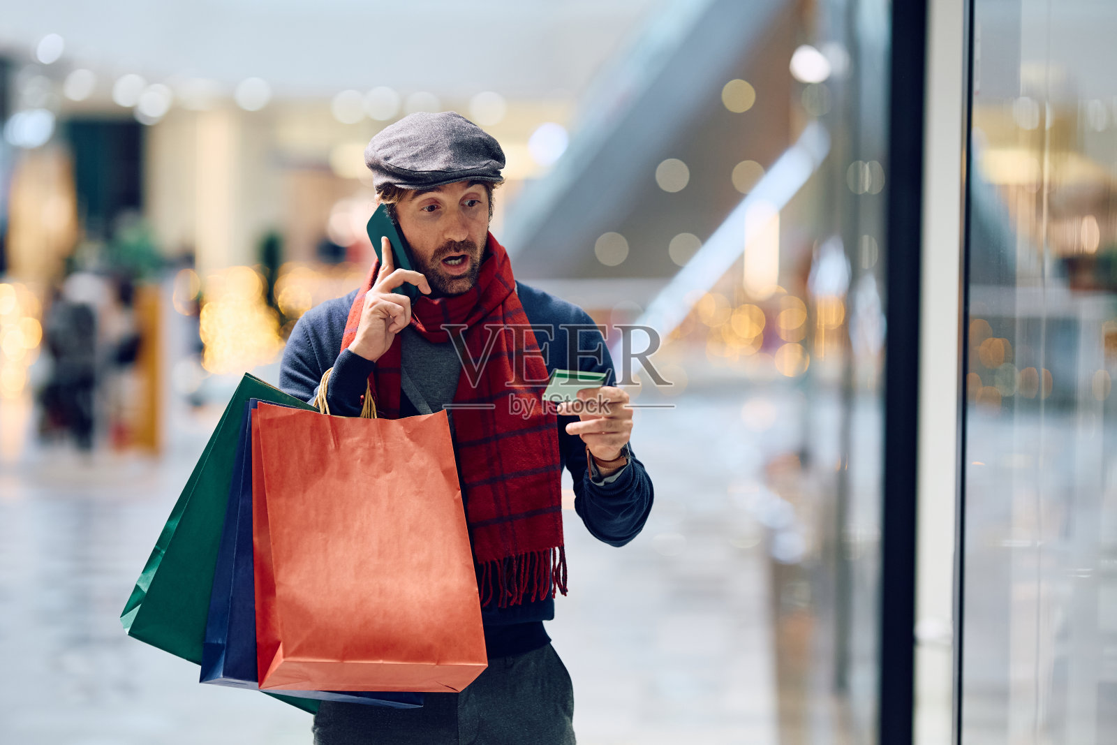 你说你冻结了我的信用卡是什么意思?照片摄影图片