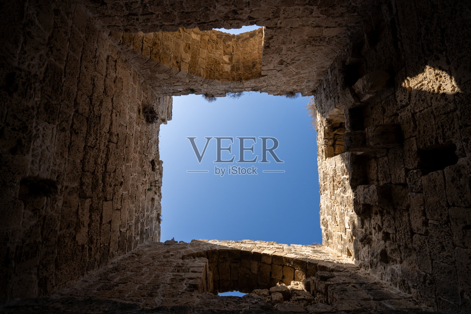 法马古斯塔老城的奥赛罗城堡。它是由吕西尼昂人在14世纪建造的,后来被威尼斯人改造过。照片摄影图片