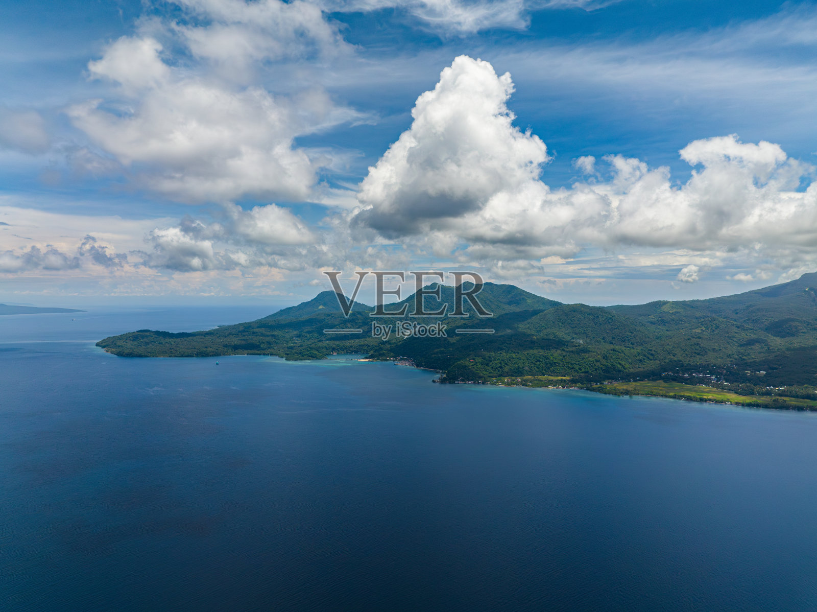 菲律宾的卡米昆岛。照片摄影图片