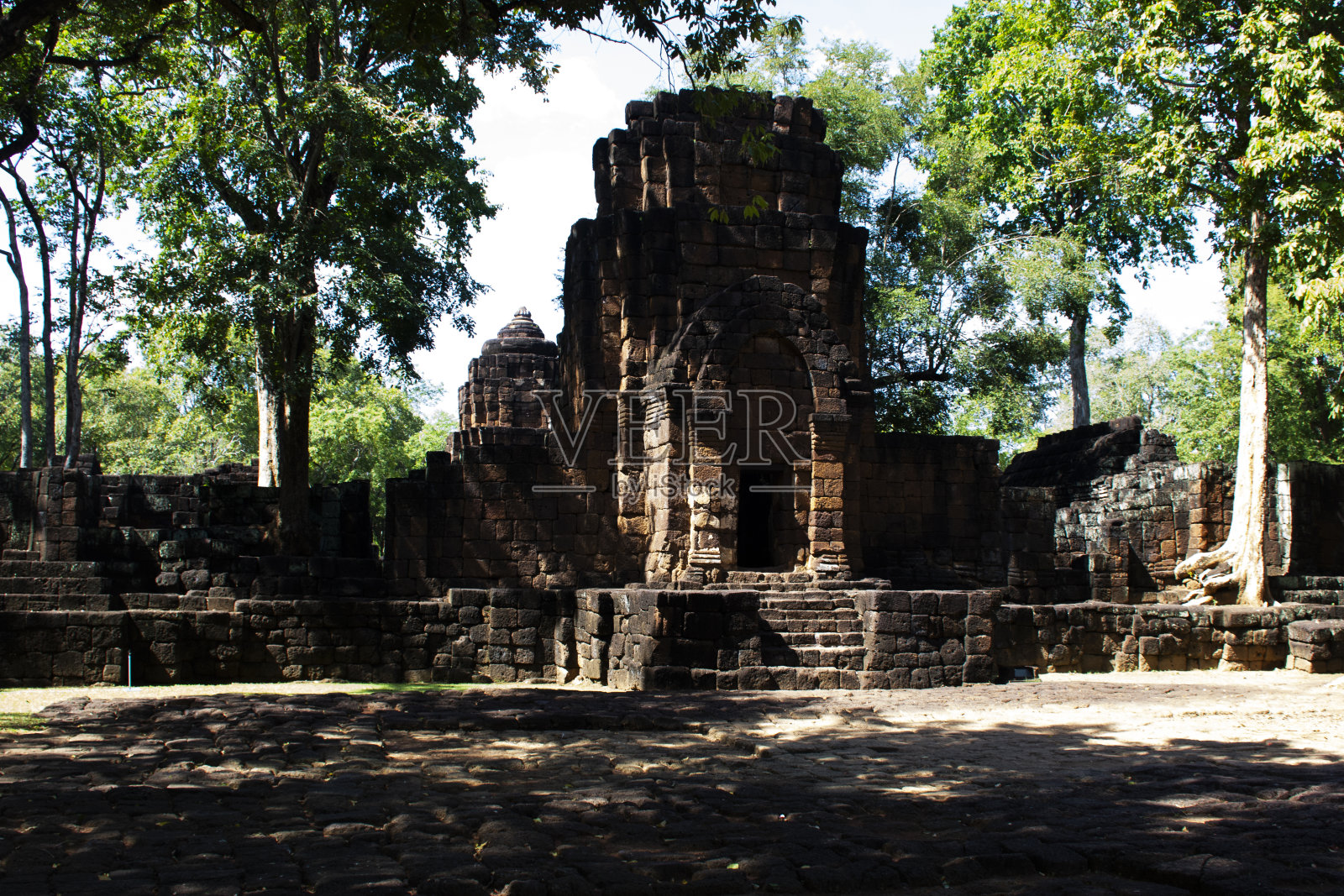 建筑塔Muang Sing砂岩高棉城堡和印度教寺庙神话在Prasat Muang Sing历史公园为泰国人外国游客在泰国北碧府的西玉旅游照片摄影图片