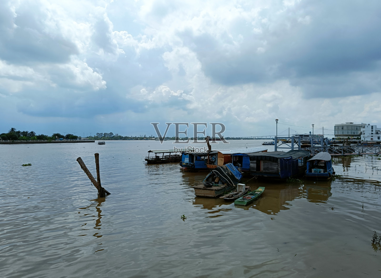 越南,湄公河,船只在港口照片摄影图片