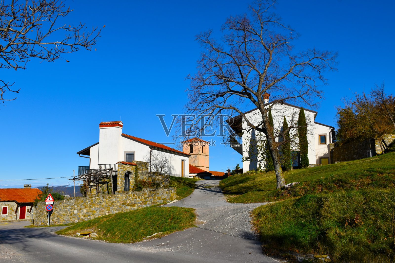 斯洛文尼亚Primorska的Socerb村的建筑照片摄影图片