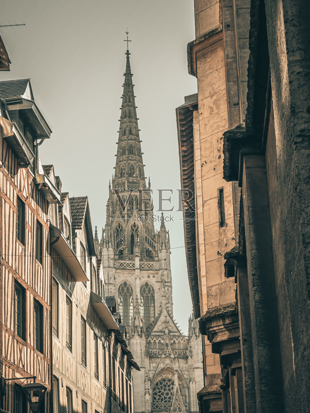 探索文化遗产:漫游鲁昂永恒的街景照片摄影图片