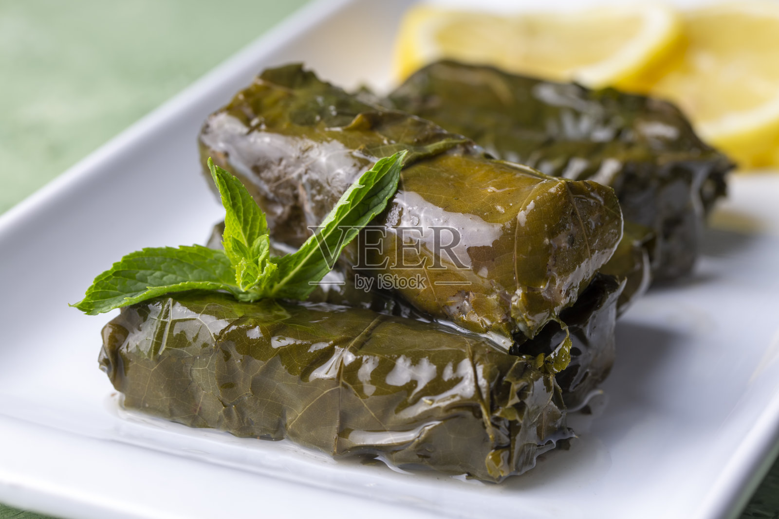 传统美味的土耳其食物;叶塞(yaprak sarmasi)照片摄影图片