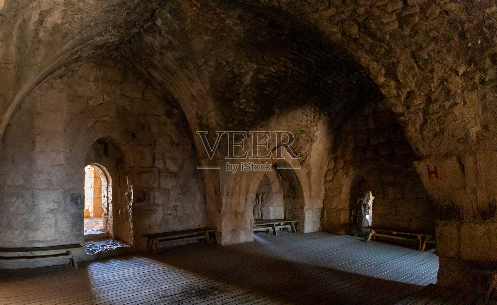 尼姆罗德中世纪堡垒北部塔楼大厅的遗迹 - Qalaat al-Subeiba,位于以色列北部戈兰高地,靠近叙利亚和黎巴嫩边境照片摄影图片