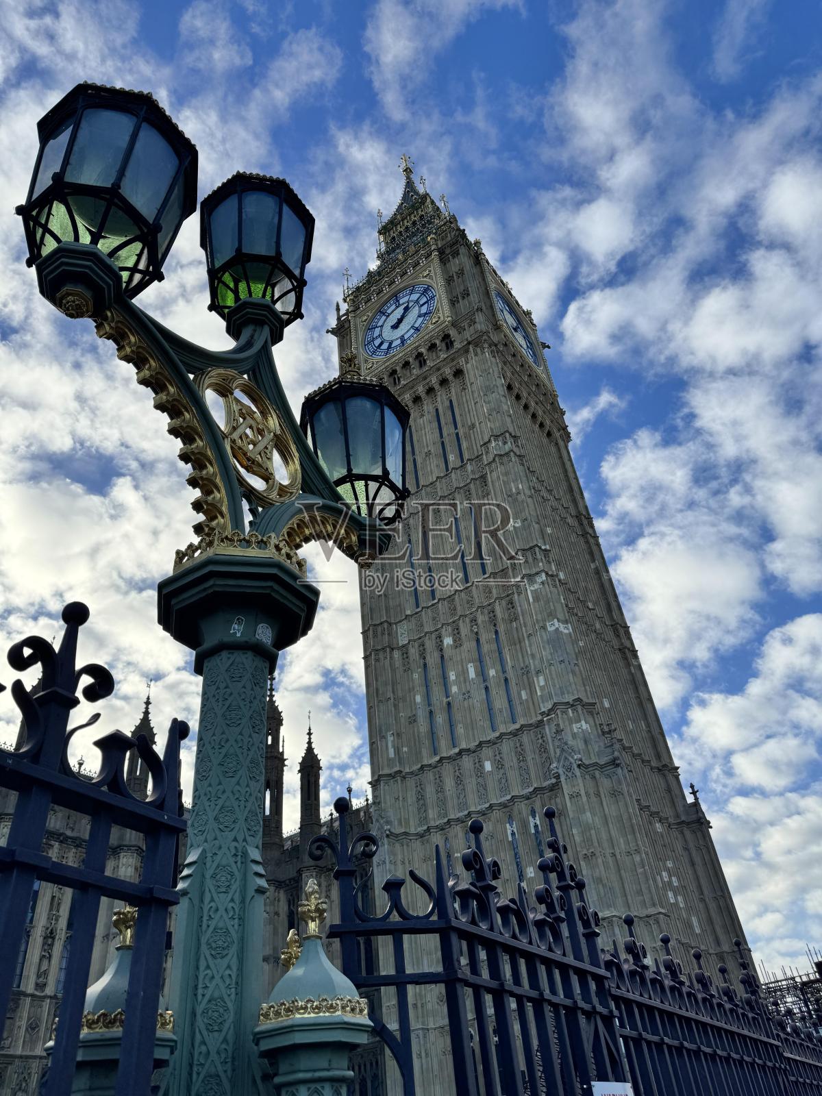 伦敦美好的一天。伊丽莎白塔照片摄影图片