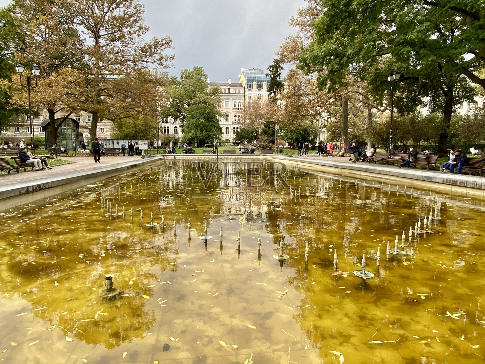 保加利亚-索菲亚-城市花园喷泉(中央公共花园)照片摄影图片