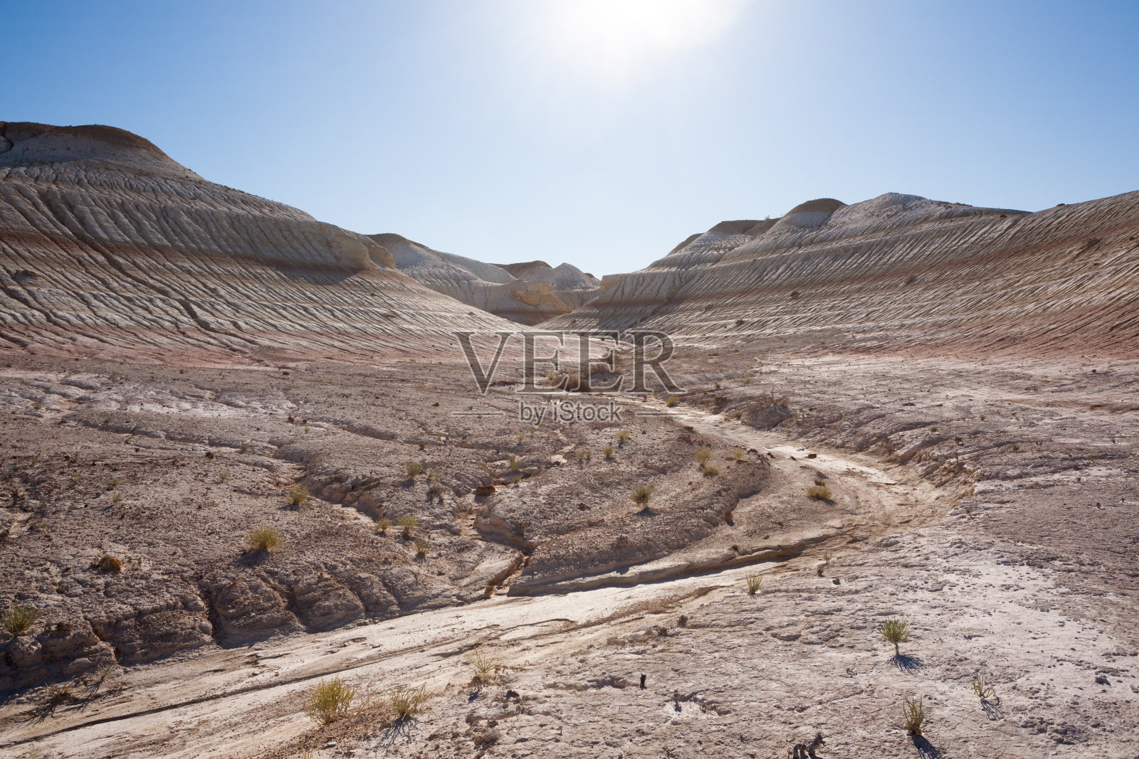 哈萨克斯坦Mangystau沙漠的Kyzylkup岩层景观照片摄影图片