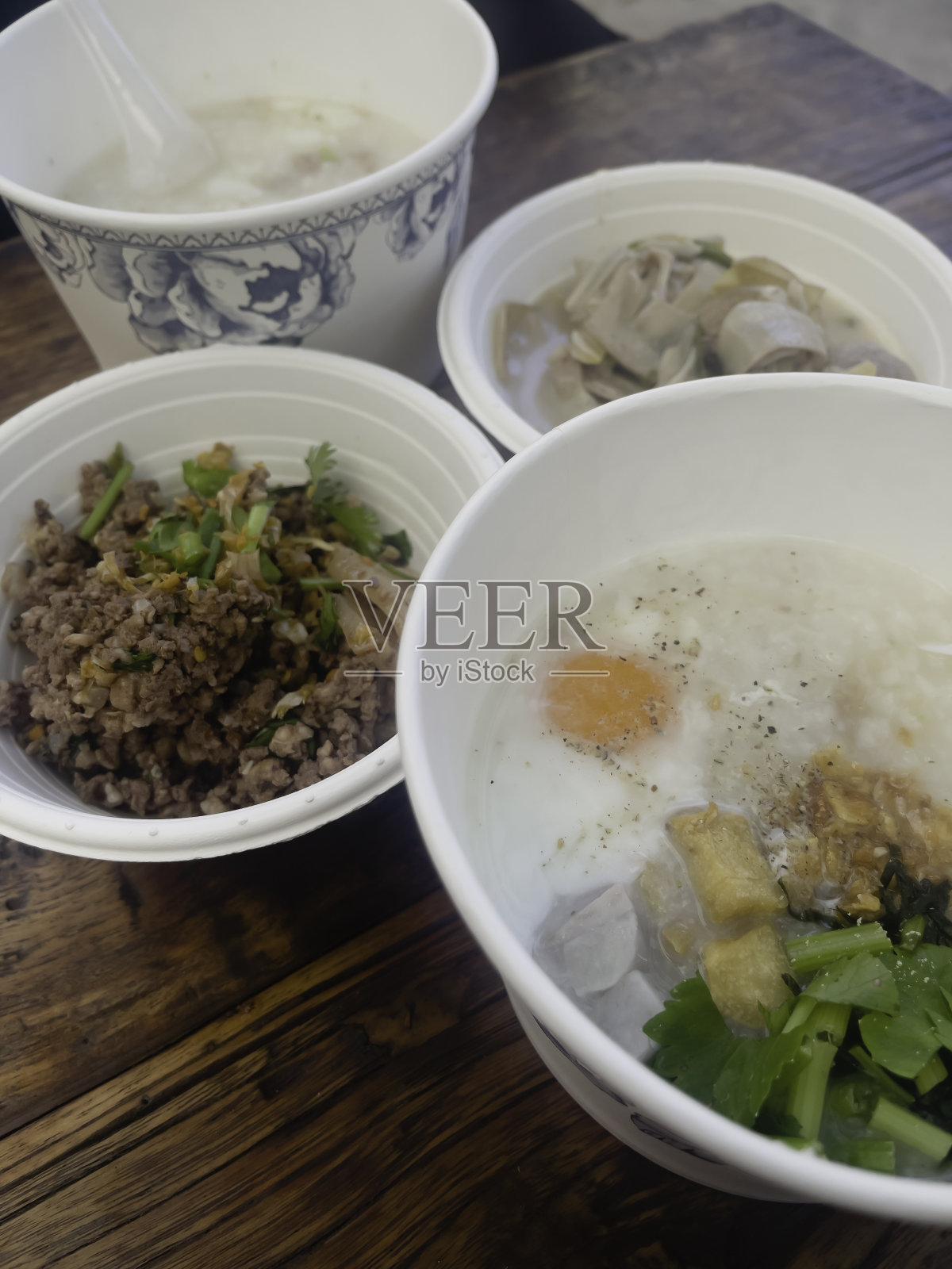 市场上各种泰国当地食品照片摄影图片